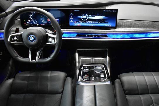 BMW Seria 7 M760e PHEV xDrive