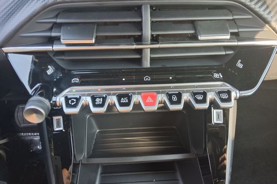 Peugeot 2008 ALLURE 1.2 mHEV e-DCS6