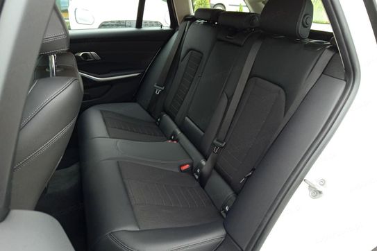 BMW Seria 3 318i aut