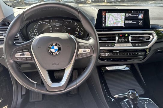 BMW X3 sDrive18d mHEV