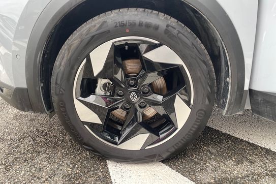 Renault Captur Techno 1.6 E-Tech Hybrid AT