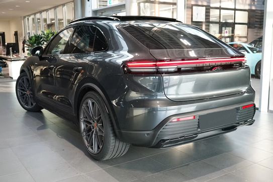 Porsche Macan 4