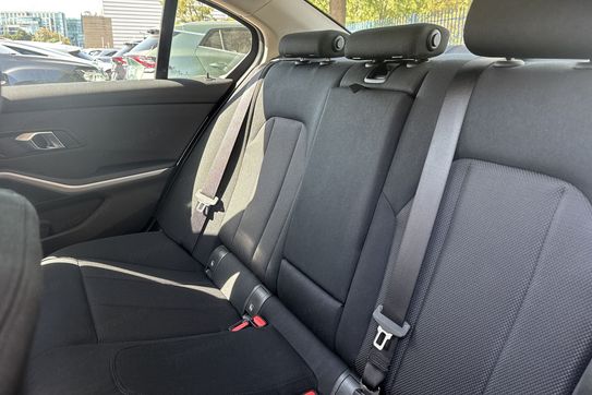 BMW Seria 3 318i