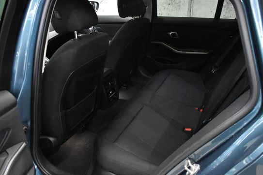 BMW Seria 3 Touring 320d xDrive Advantage