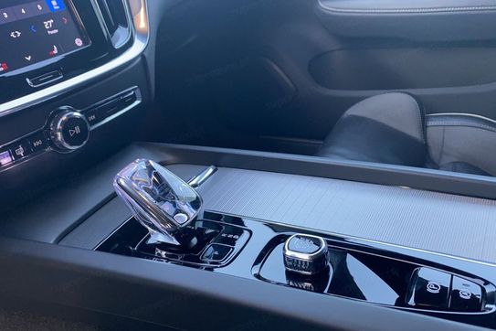 Volvo V60 B4 B Plus Dark