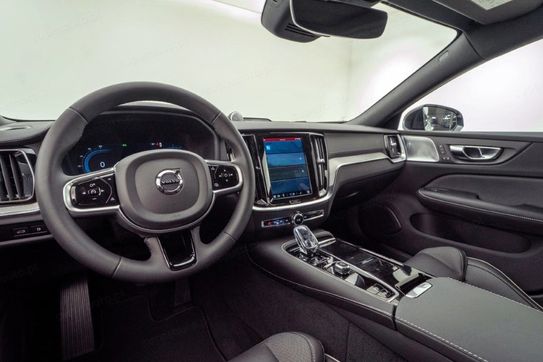 Volvo S60 T8 AWD Plug-In Hybrid Polestar Engineered