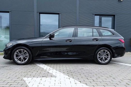 BMW Seria 3 320d xDrive Sport Line sport-aut