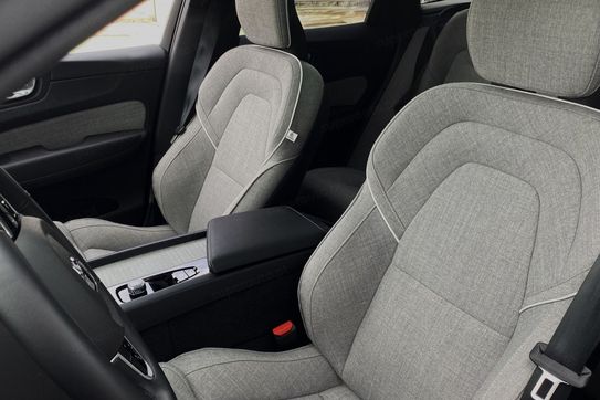 Volvo XC60 T8 Plug-In Hybrid AWD Ultra Dark aut