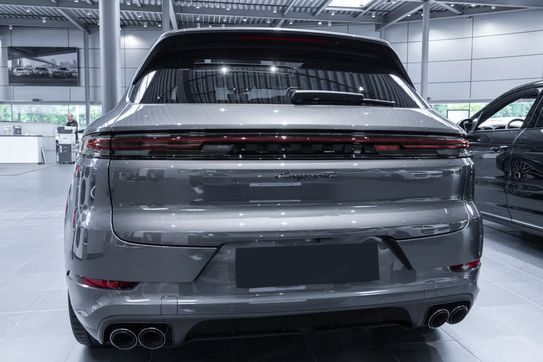 Porsche Cayenne E-Hybrid Black Edition