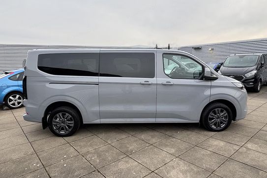 Ford Transit Custom Kombi M1 320 L2H1 Limited A8