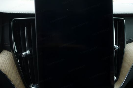 Volvo XC60 T6 Plug-In Hybrid AWD Plus Dark