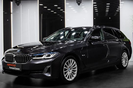 BMW Seria 5 530e xDrive Luxury Line aut