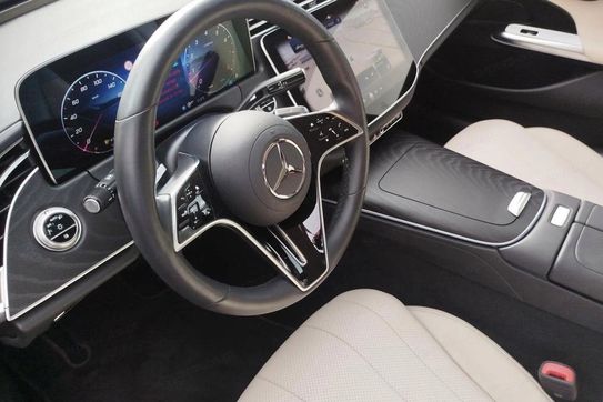 Mercedes Klasa E 200 AMG Line