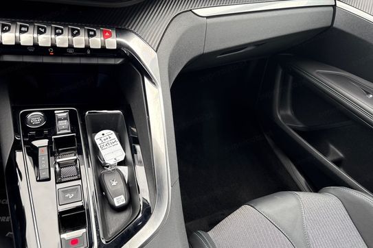 Peugeot 3008 Allure Pack 1.5 BlueHDI EAT8