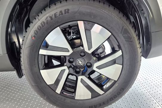 Opel Frontera GS eDTC6 1.2 Turbo