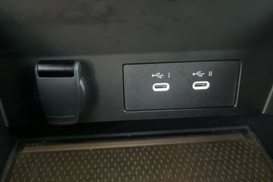 Renault Captur Techno 1.6 E-Tech Hybrid AT