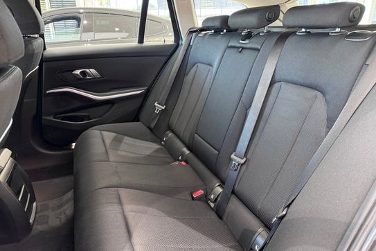 BMW Seria 3 Touring 318i Advantage