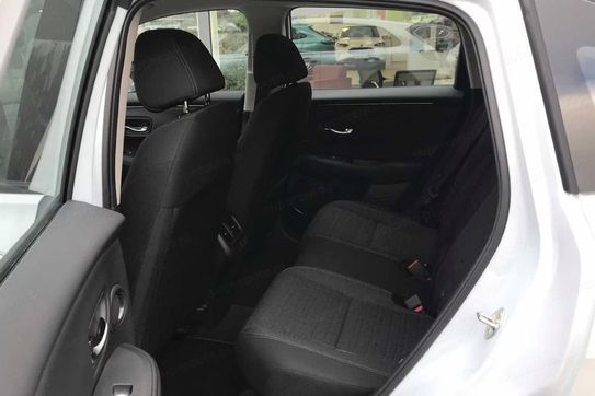 Honda ZR-V Elegance 2.0 i-MMD HEV 2WD CVT