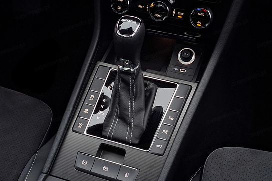 Skoda Superb 2.0 TDI SCR Sportline DSG