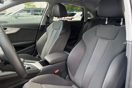 Audi A4 35 TFSI Advanced