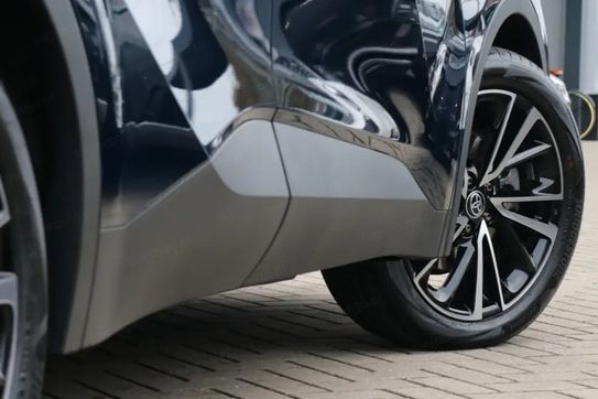 Toyota C-HR Executive 2.0 Plug-in Hybrid Dynamic Force