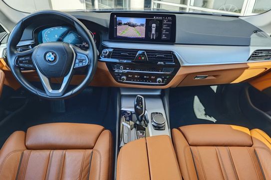BMW Seria 5 Touring 540i xDrive Luxury Line