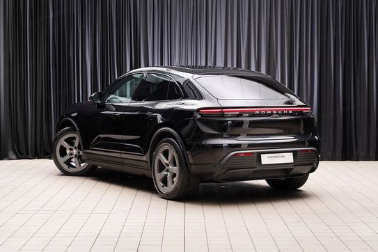 Porsche Macan 4