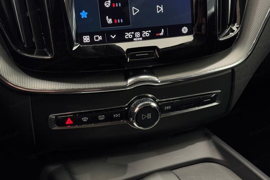 Volvo XC60 B5 B AWD Plus Dark