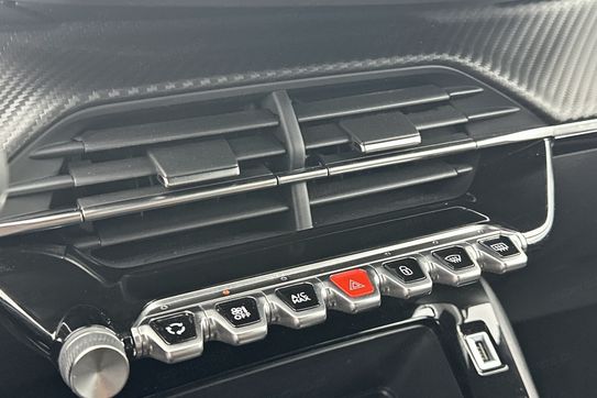 Peugeot 2008 Style 1.2 PureTech EAT8