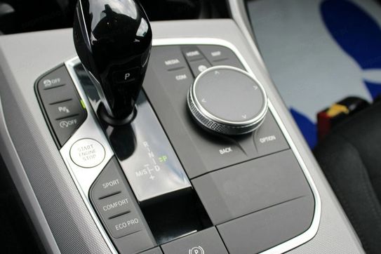 BMW Seria 3 318i aut