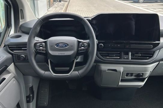 Ford Tourneo Custom 320 L2H1 Titanium A8