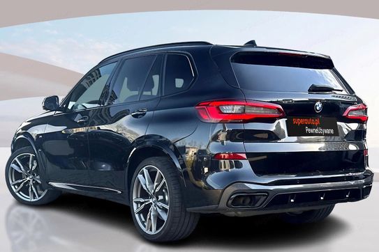 BMW X5 M50i