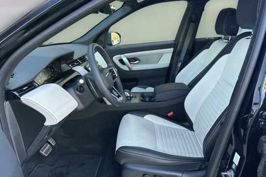 Land Rover Discovery Sport AWD Auto Dynamic