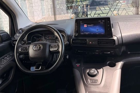 Toyota Proace City Verso 1.2 d-4T Family