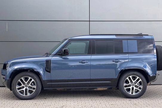 Land Rover Defender 110 D250 X-Dynamic HSE
