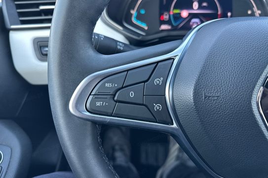 Renault Clio Limited 1.6 E-Tech Hybrid AT