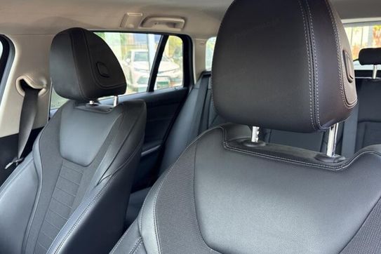 BMW Seria 3 320i Sport Line