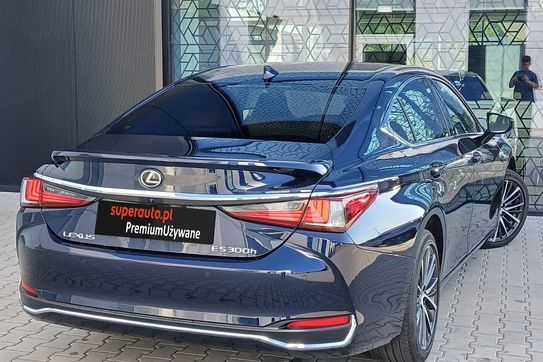 Lexus ES 300h Business Edition