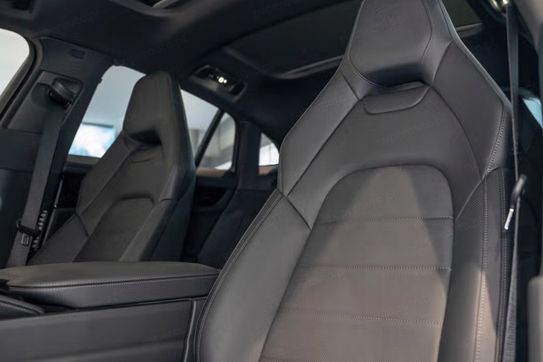 Porsche Panamera 4