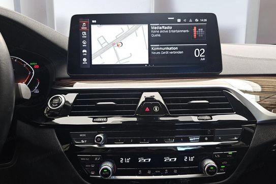 BMW Seria 5 Touring 520d xDrive Luxury Line