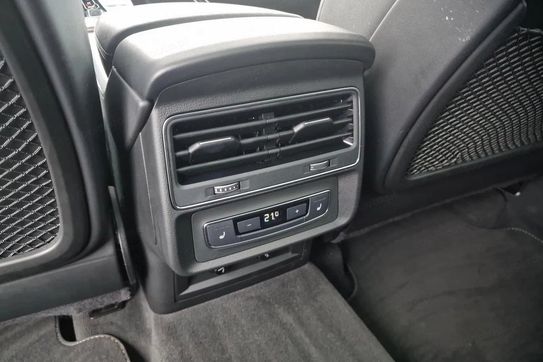 Audi Q8 55 TFSI e quattro