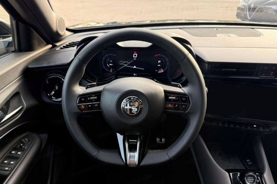 Alfa Romeo Junior 1.2 Ibrida