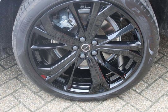 Volvo XC60 B5 AWD Ultra Black Edition