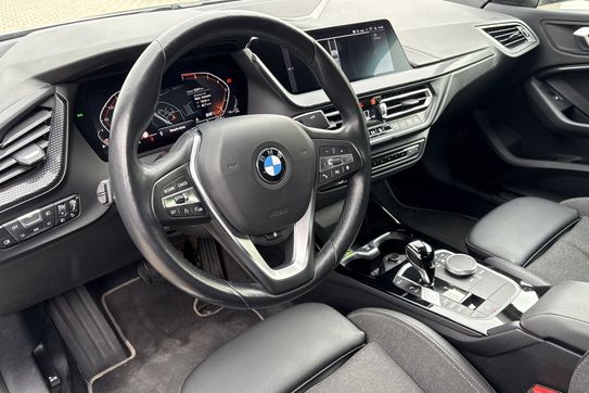 BMW Seria 2 218i Sport Line
