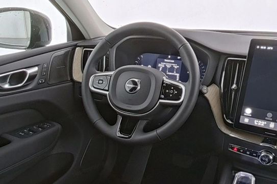 Volvo XC60 B5 B AWD Plus Dark aut