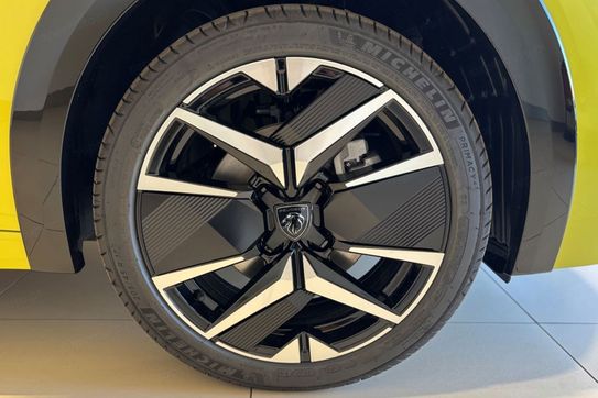 Peugeot 208 GT eDCS 1.2 mHEV