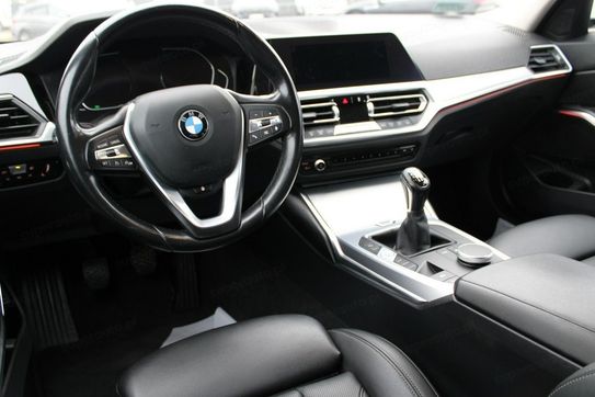 BMW Seria 3 318d mHEV aut