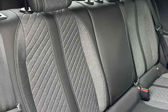 Peugeot 208 Allure e-DCS6  1.2 mHEV