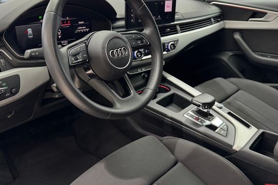 Audi A4 35 TFSI mHEV S Line S tronic