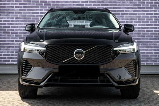 Volvo XC60 B5 AWD Ultra Dark